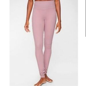 Athleta Leggings Elation Hybrid Pink Barre
Ribbed Tights Pink Medium